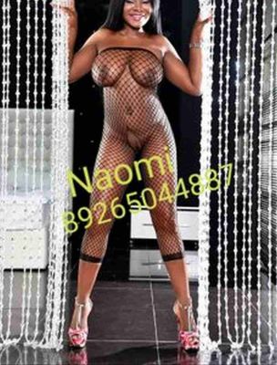 Naomi — страпон услуги