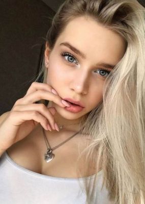 Диана, ню-фото взрослой шлюхи