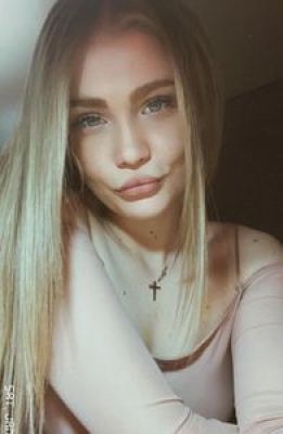 Виолетта, ню-фото взрослой шлюхи