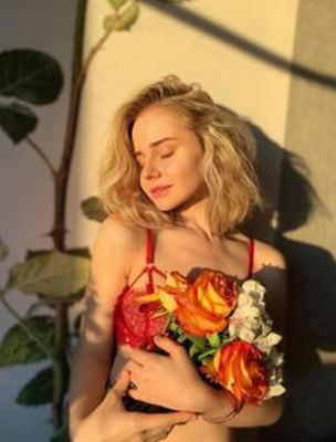 Сью, 20 лет — госпожа со страпоном