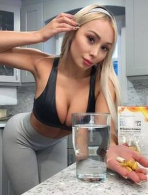 София, тел. 8 922 825-48-72 — шлюха по вызову