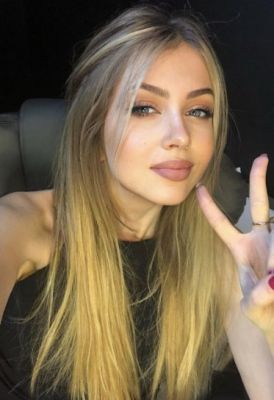 Лаура, 21 лет — домина БДСМ